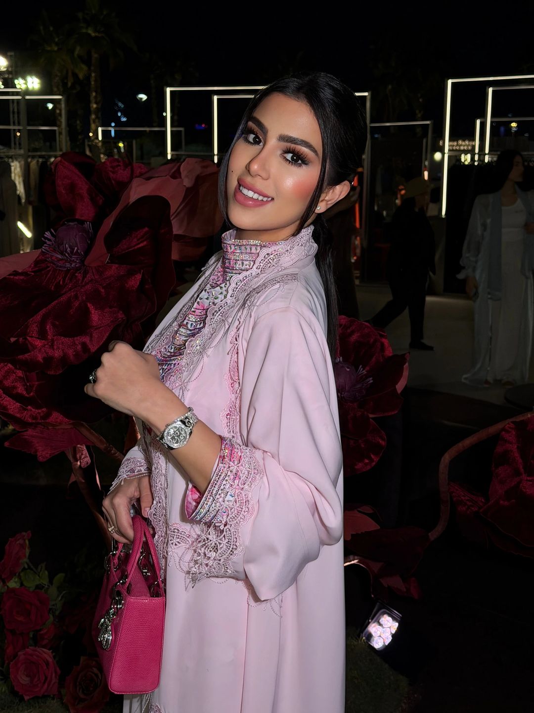 Pinky pinky abaya - 2