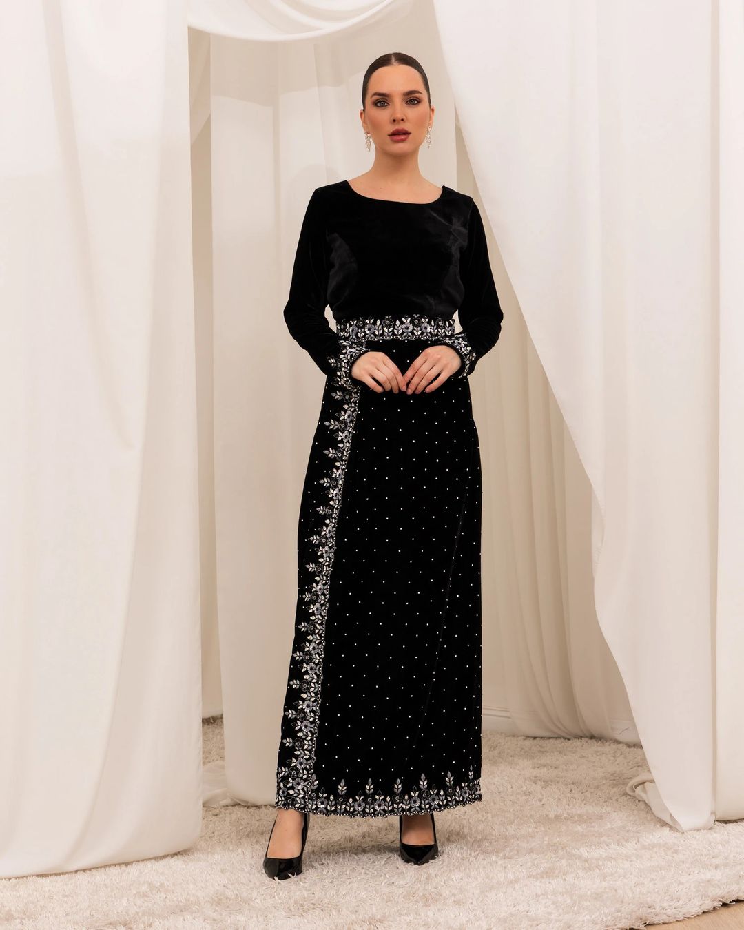 Velvet skirt with tops - 1