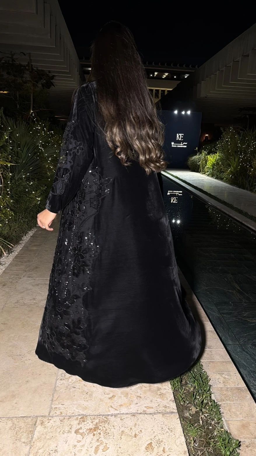 Black velvet abaya with embroidery - 1