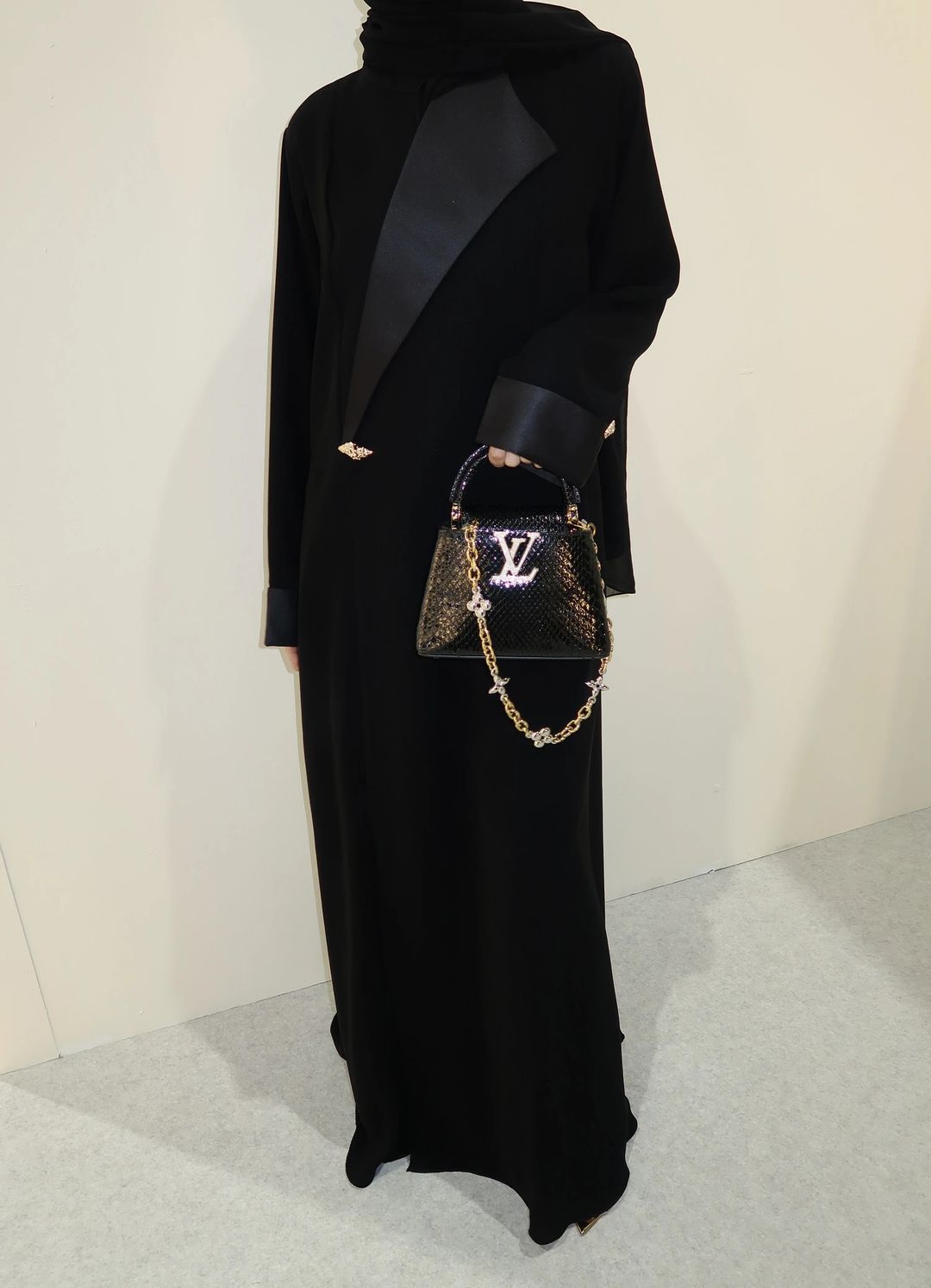 Extra ordinary abaya - 4