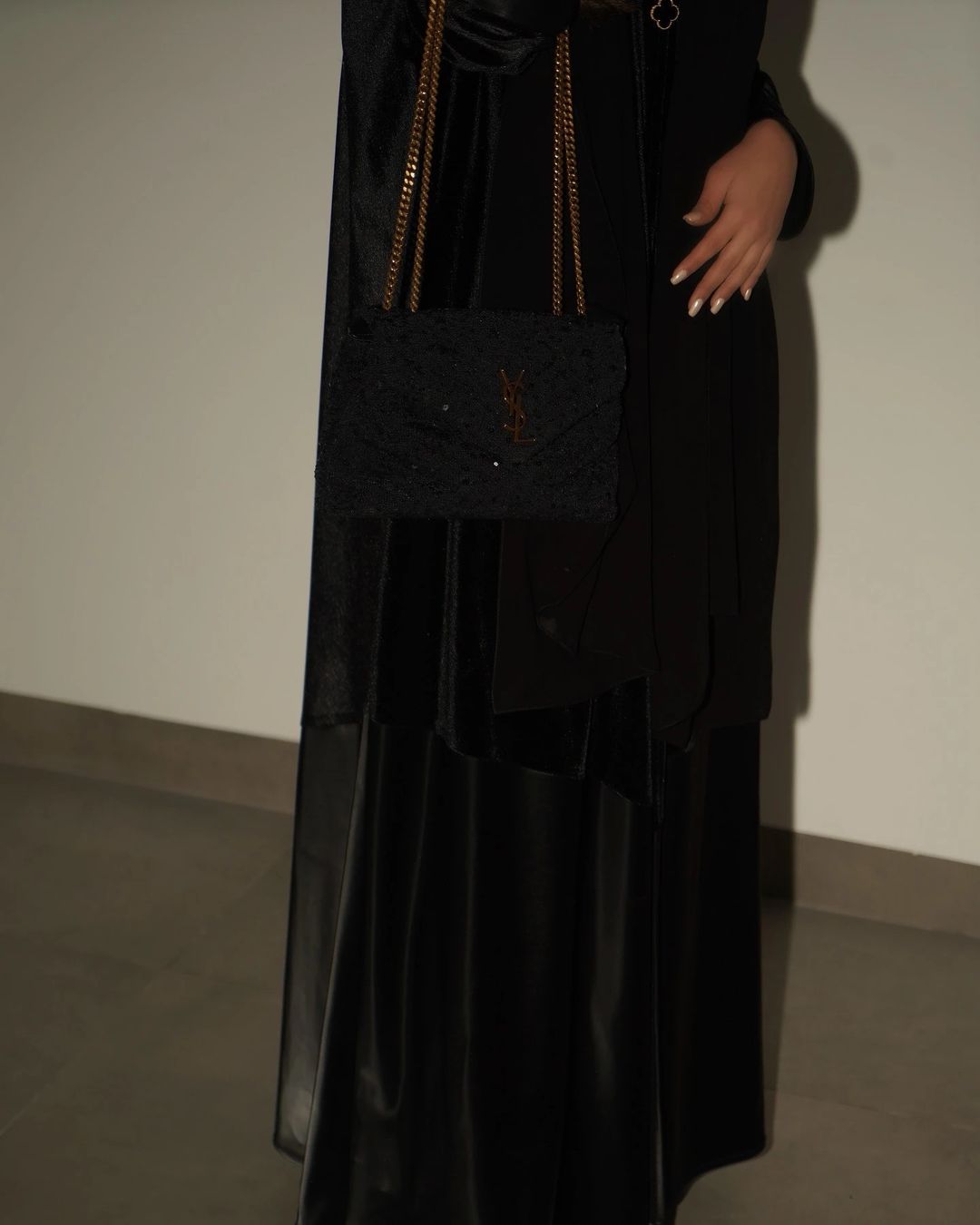 Leather abaya with velvet - 2
