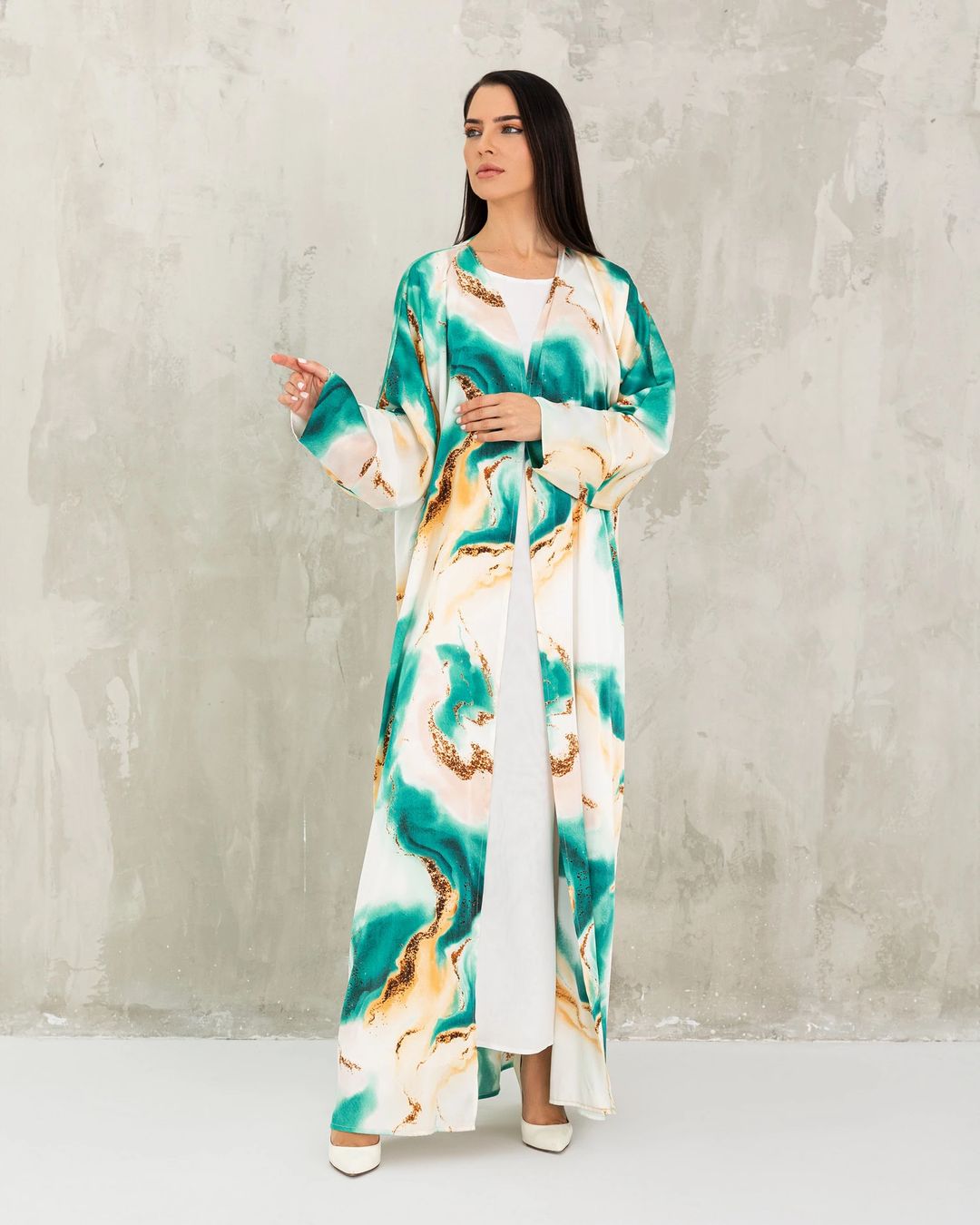 Green and white abaya - 2