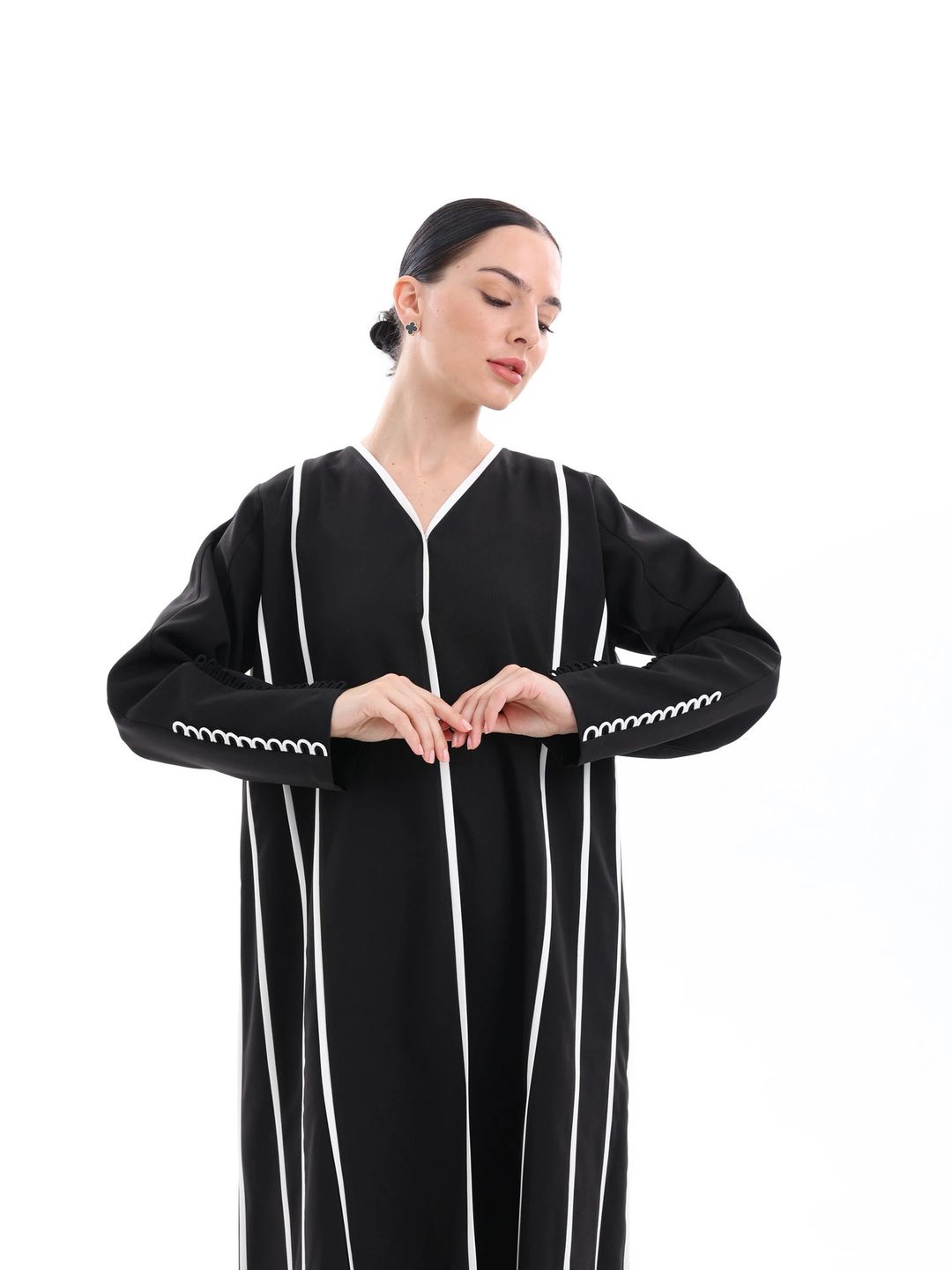Black and white abaya - 5