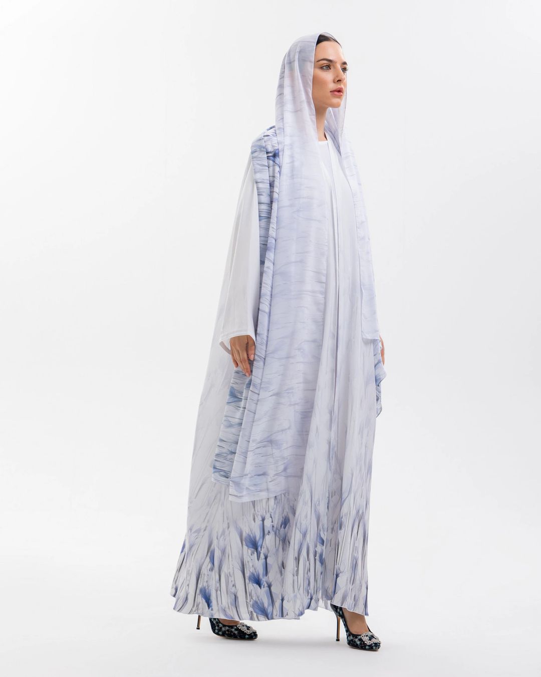 white and blue printed abaya - 3