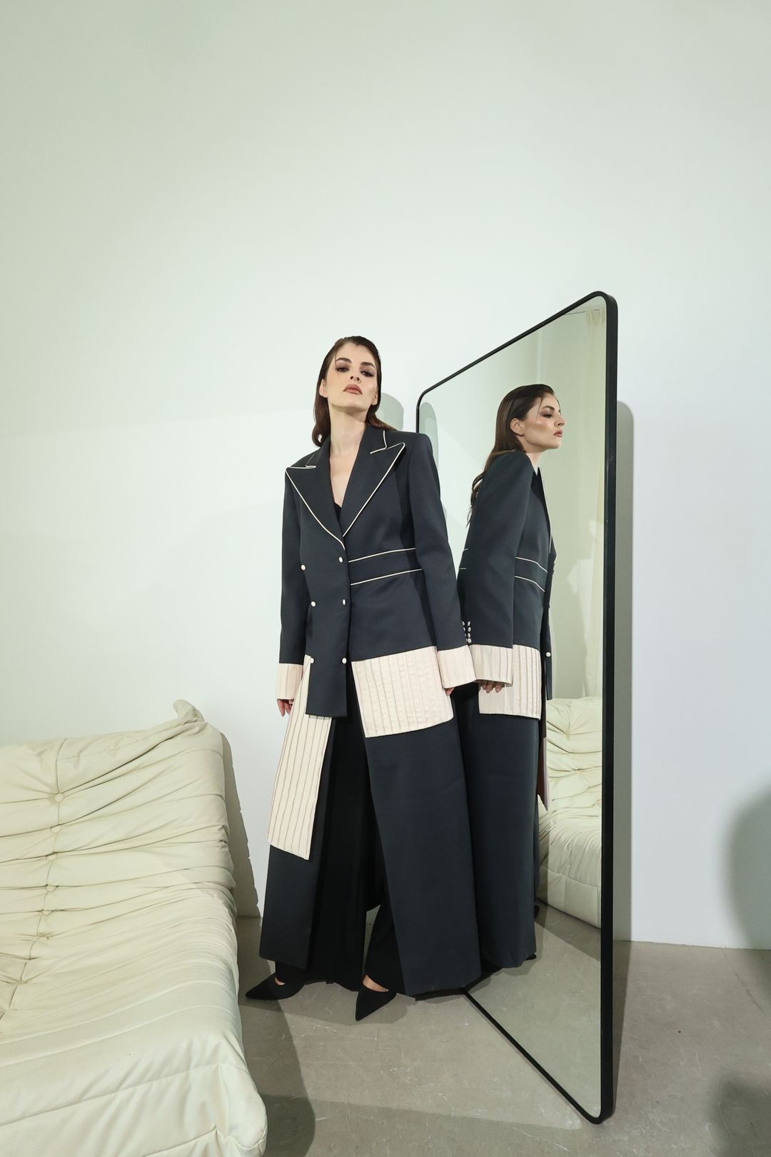 Black Colour-Block Patch Coat - 7