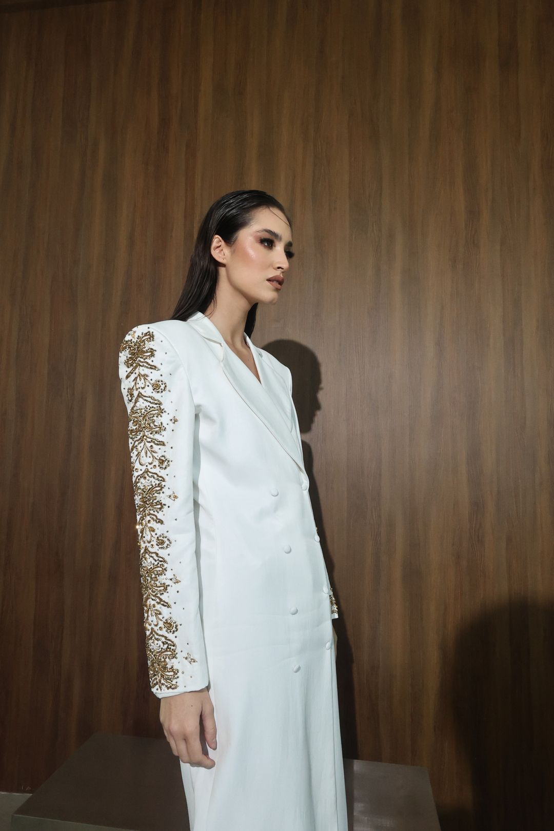 White Lace-Sleeve Tailored Coat - 4