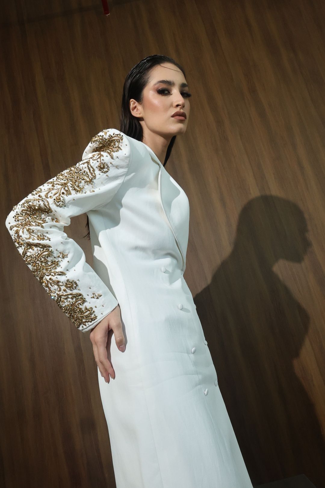 White Lace-Sleeve Tailored Coat - 3