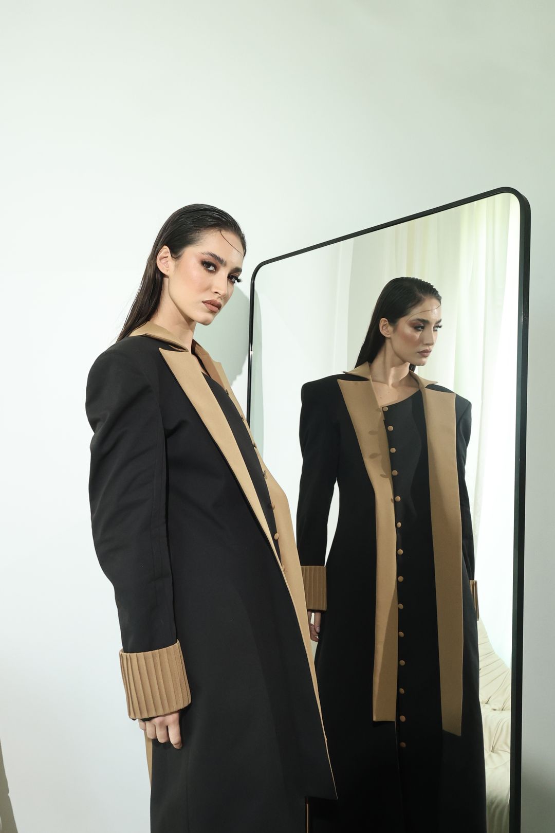 Black Camel Contrast-Panel Long Coat - 4