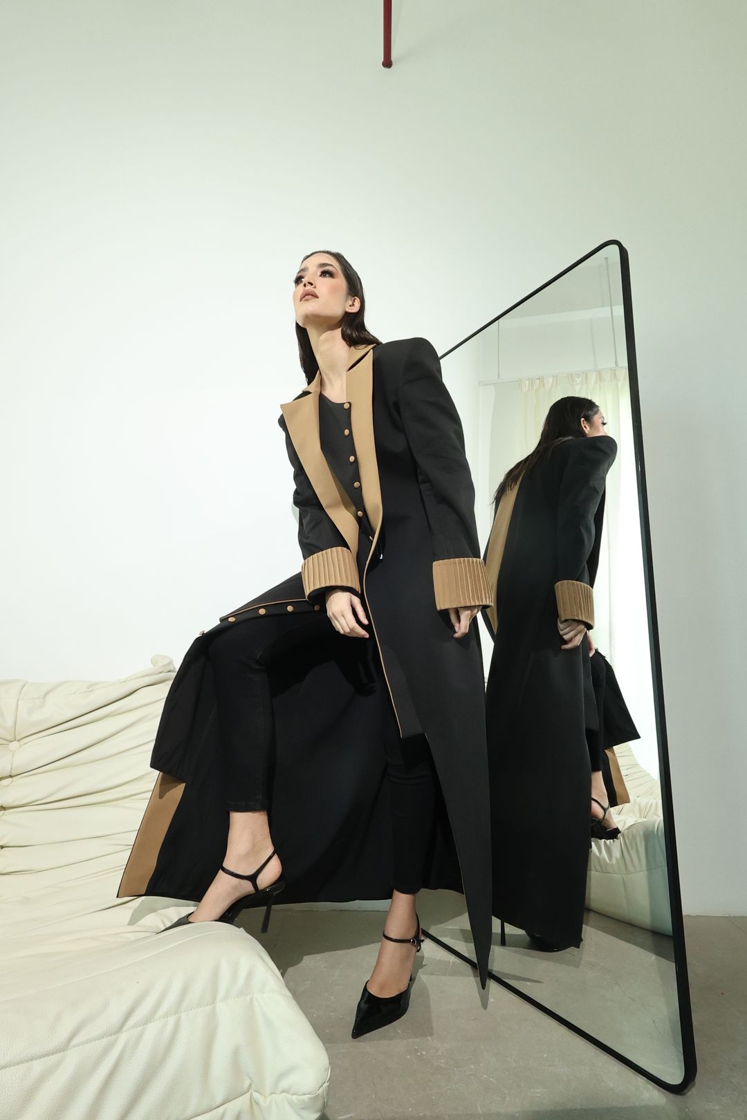 Black Camel Contrast-Panel Long Coat - 6