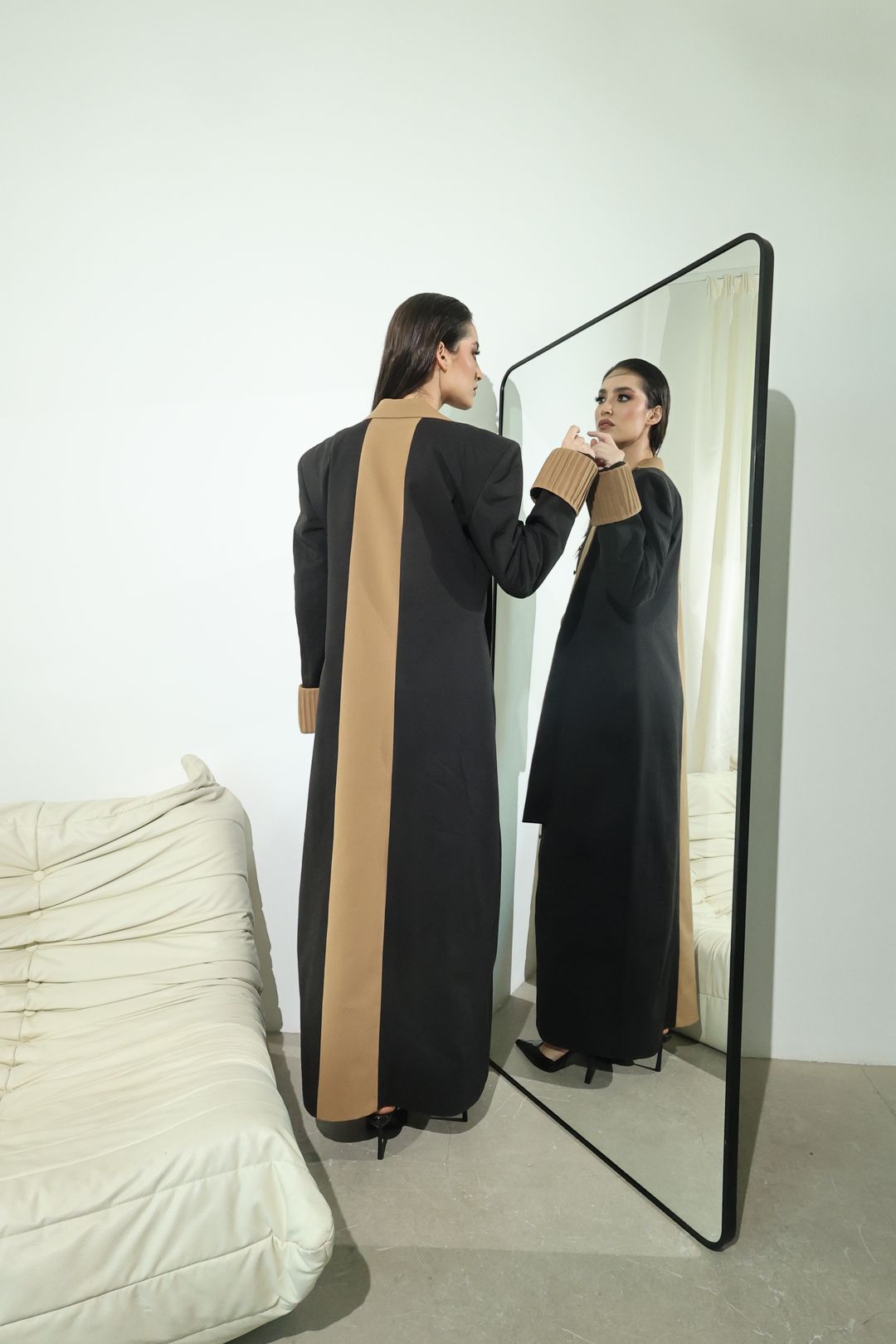 Black Camel Contrast-Panel Long Coat - 13