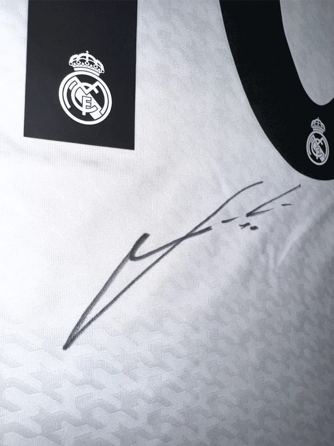 Luka Modric Signed 2024/25 Real Madrid Jersey (ICONS) - 8