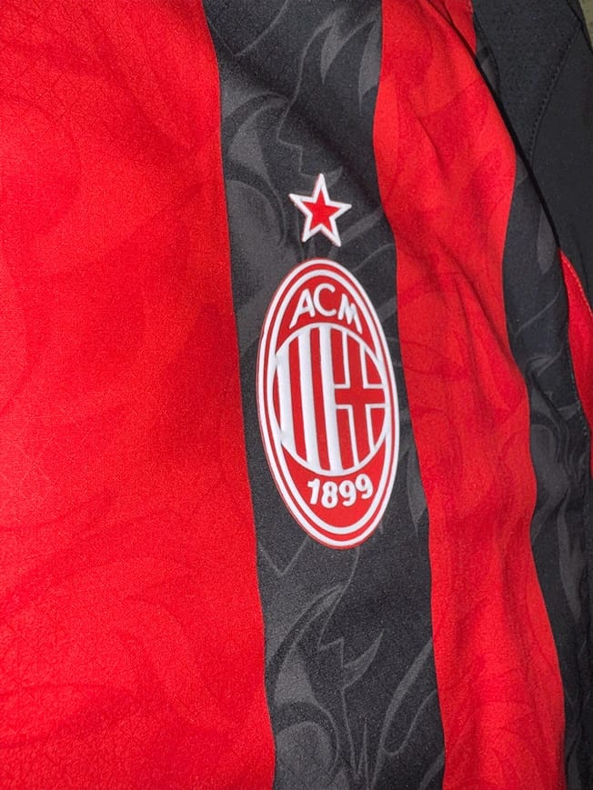 Luka Modric Signed 2025/26 AC Milan Jersey (ICONS) - 8