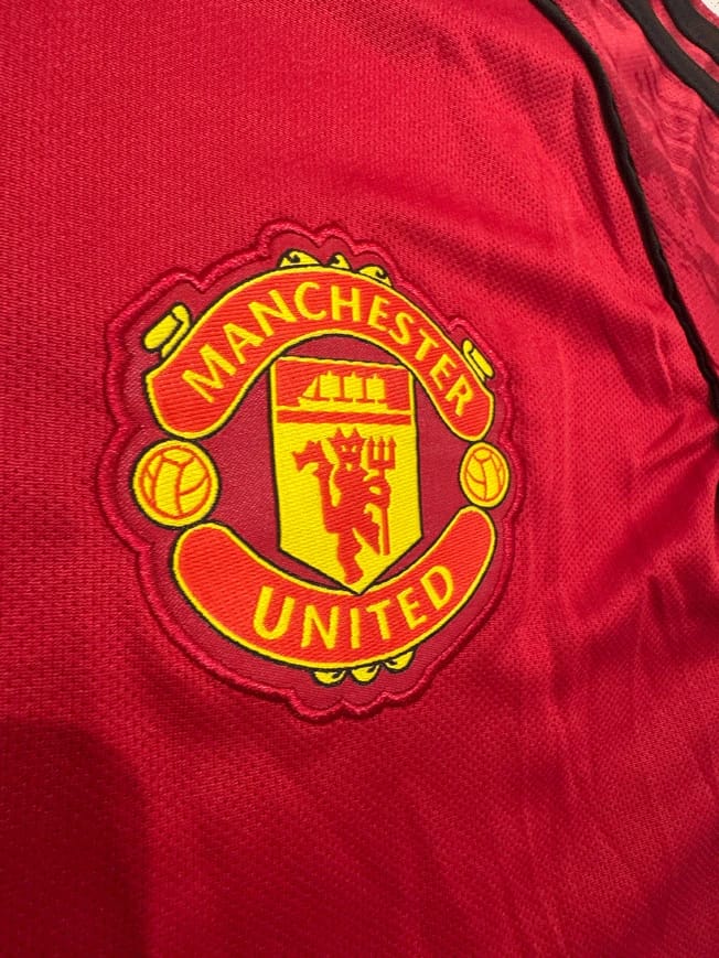 Matheus Cunha Signed 2025/26 Manchester United Jersey (beckett) - 7
