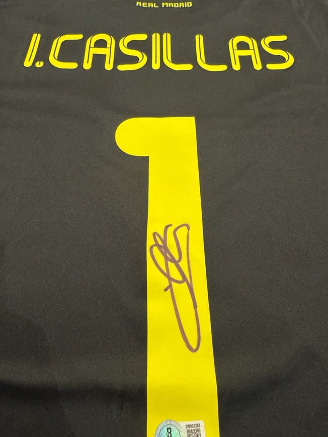 IKER CASILLAS SIGNED 2004/05 REAL MADRID JERSEY (BECKETT) - 6