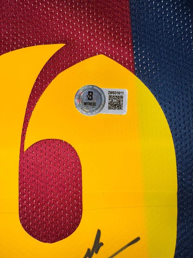 Andres Iniesta Signed 2014/15 FC Barcelona Jersey (BECKETT) - 9