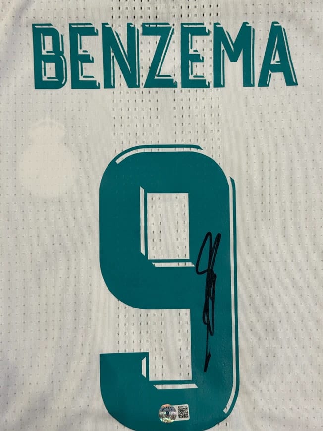 Karim Benzema Signed 2021/22 Real Madrid Jersey (BECKETT) - 10