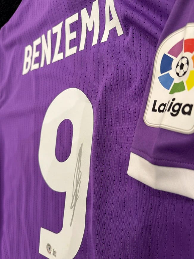 Karim Benzema Signed 2016/17 Real Madrid Jersey (BECKETT) - 12