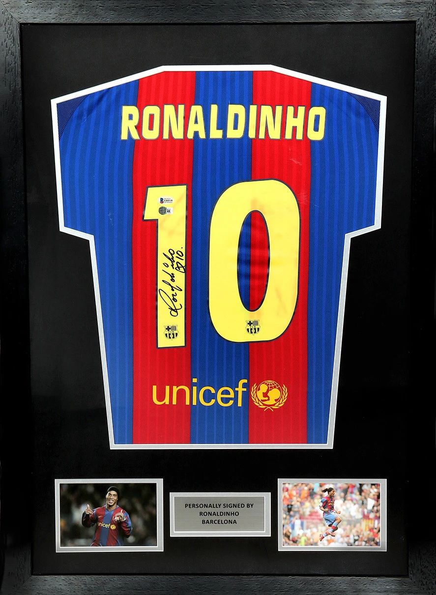 Ronaldinho Signed 2007/08bFC Barcelona Jersey- framed (BECKETT) - 1