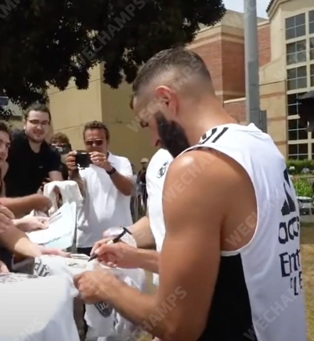 Karim Benzema Signed 2021/22 Real Madrid Jersey (BECKETT) - 7