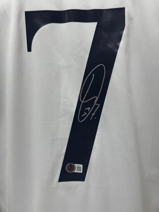 Vinicius Jr. Signed 2023/24 Real Madrid Jersey (beckett) - 5