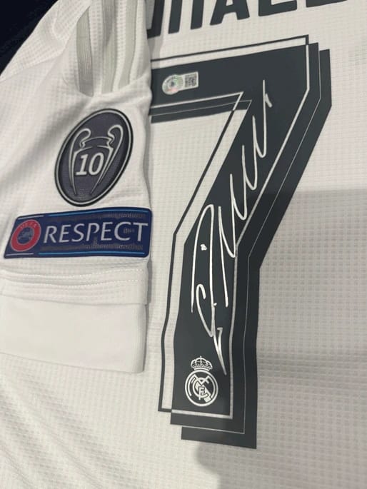 CRISTIANO RONALDO SIGNED 2015/16 REAL MADRID JERSEY (BECKETT) - 8