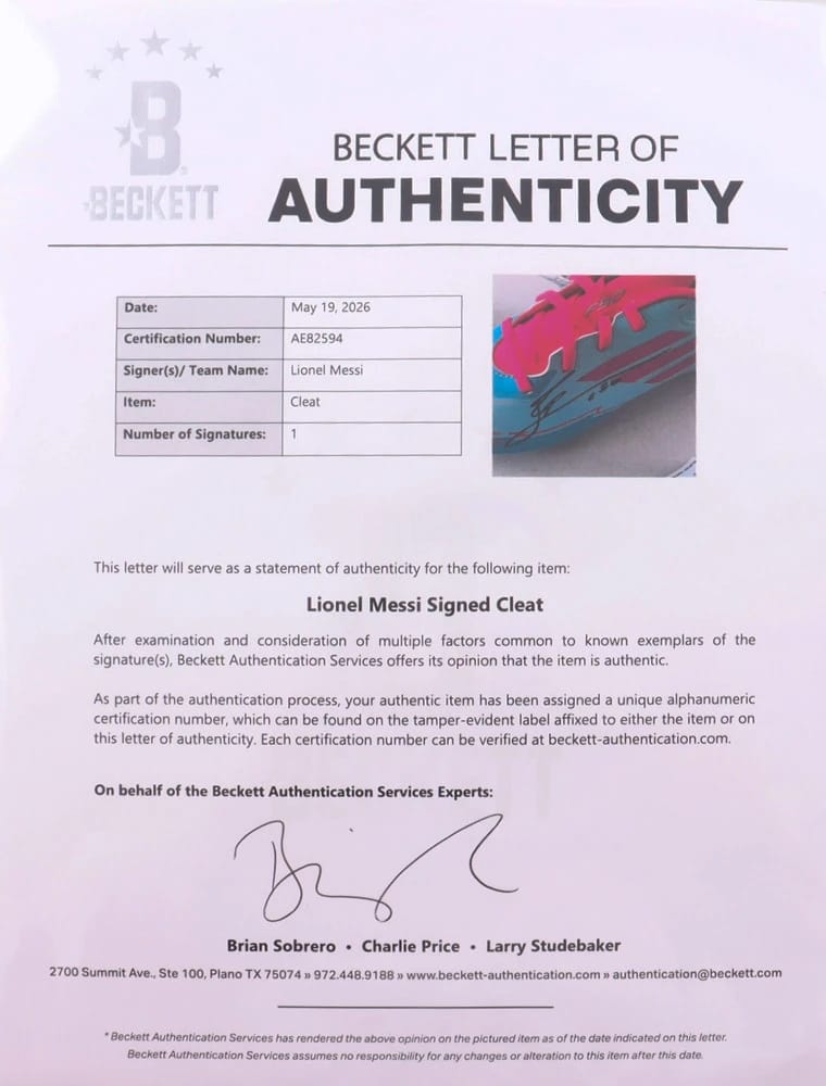 Lionel Messi Signed soccer boot (BECKETT) - 6