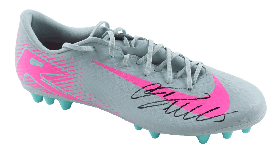 Cristiano Ronaldo Signed soccer boot (beckett) - 2