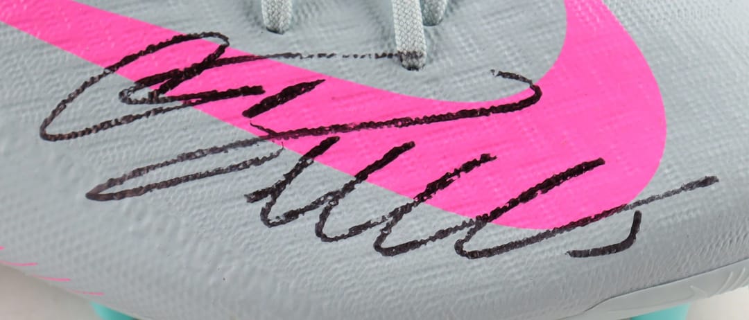 Cristiano Ronaldo Signed soccer boot (beckett) - 3