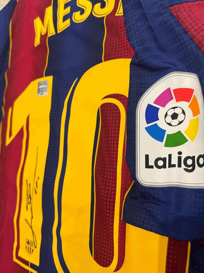 Lionel Messi & Cristiano Ronaldo Signed Real Madrid & Barcelona Jerseys (Dual Framed) - 6