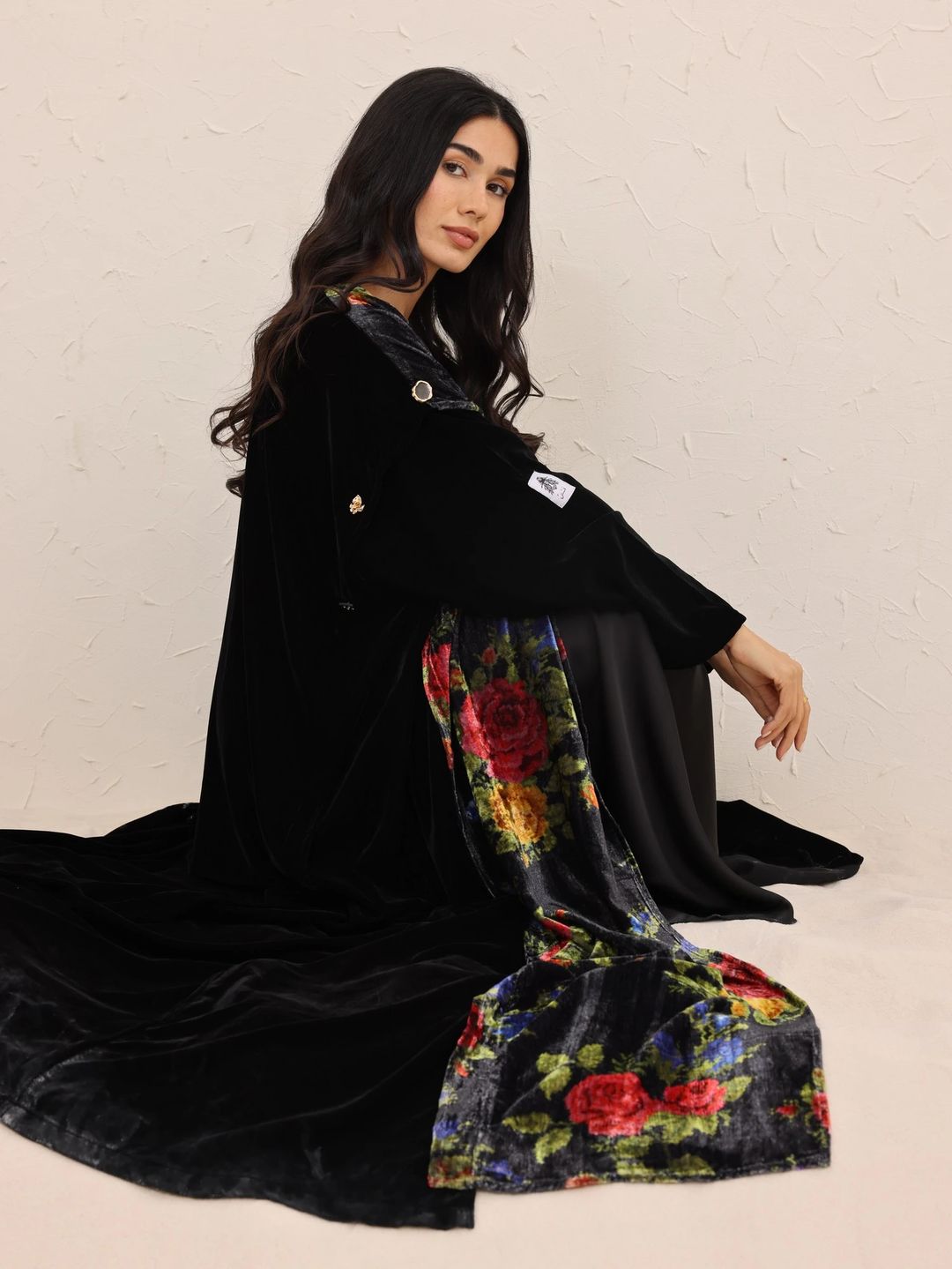 Velvet Abaya w Velvet Tarha V25 - 1