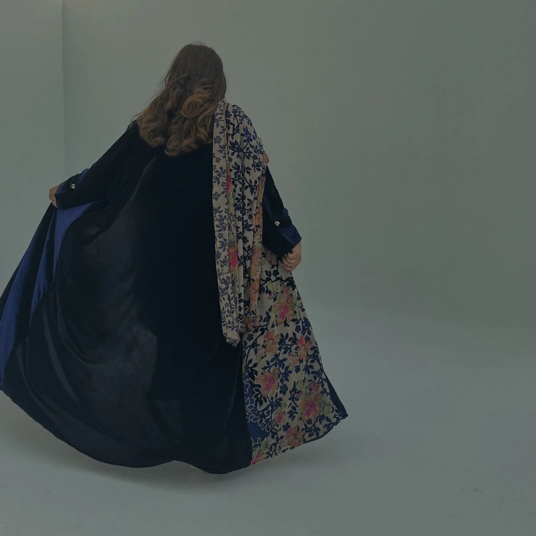 Velvet Abaya w Velvet Tarha A20 - 8