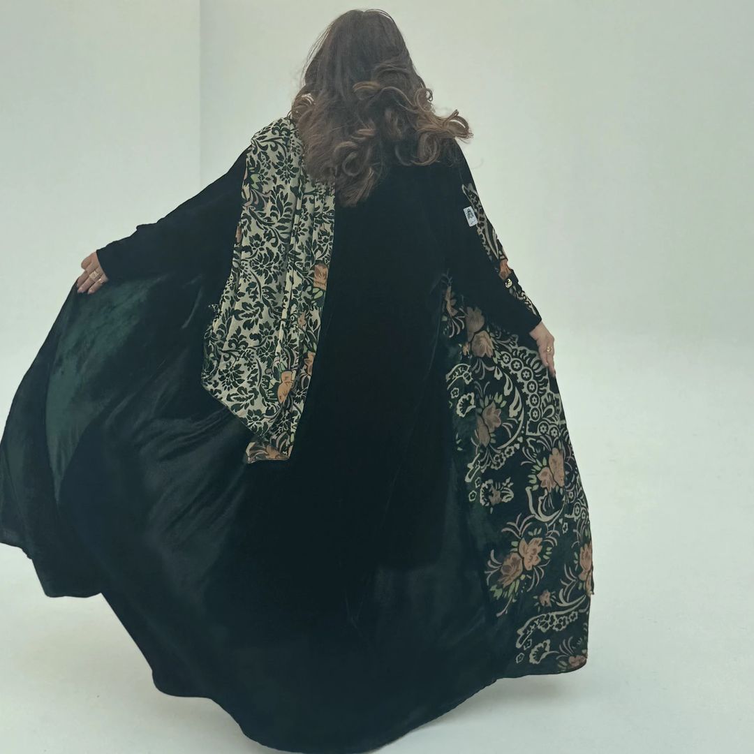 Velvet Abaya w Velvet Tarha A25 - 5