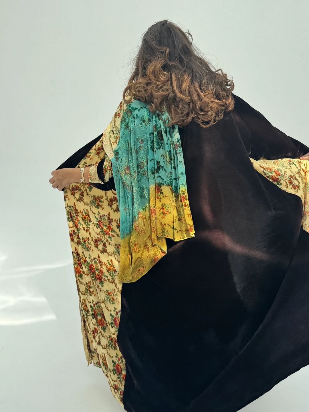 Velvet Abaya w Velvet Tarha M10 - 4