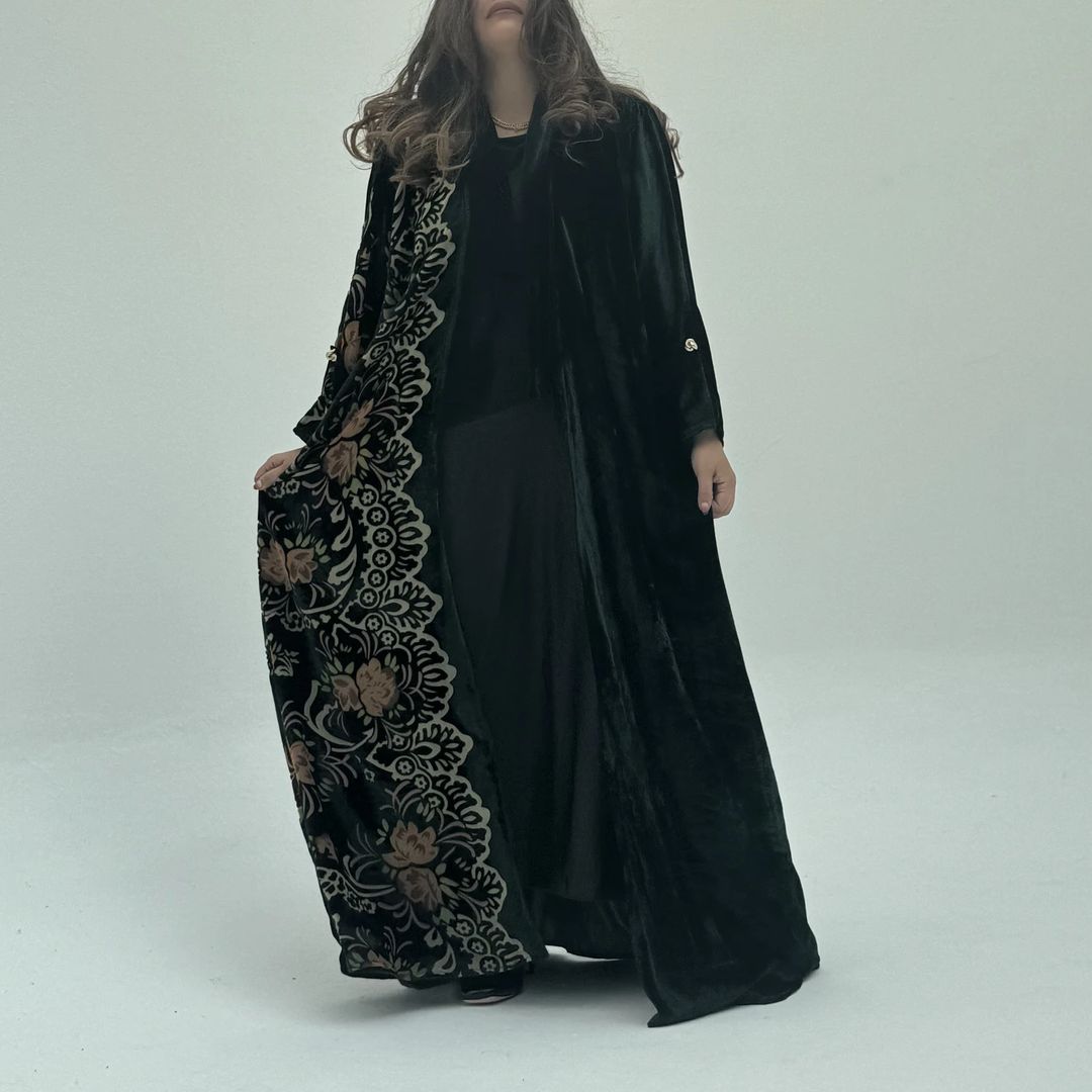 Velvet Abaya w Velvet Tarha A25 - 7