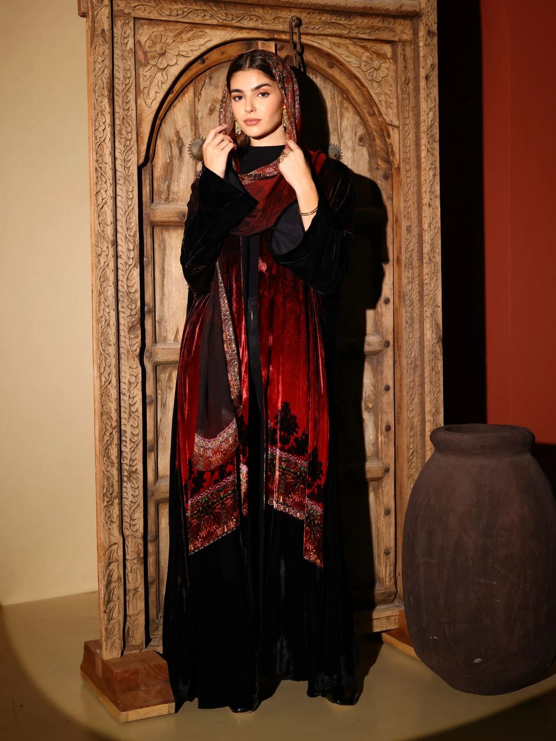 Velvet Abaya w Chiffon Tarha J6 - 2