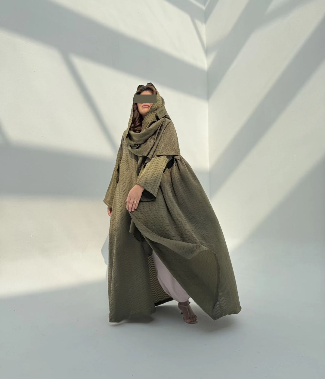 Light Hoodie Abaya H5 - 3
