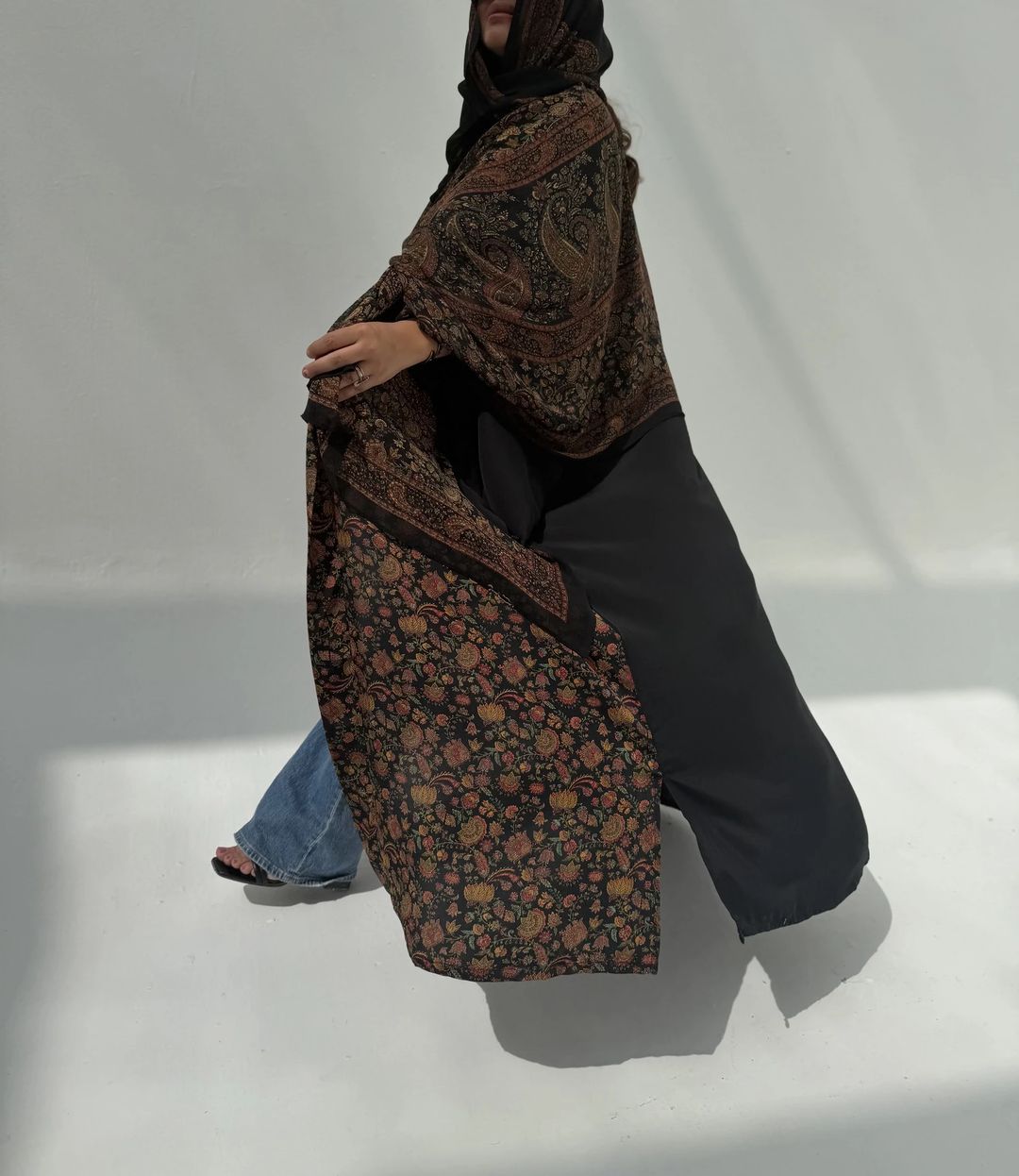 Crepe-Silk Abaya w Chiffon Tarha E13 - 2