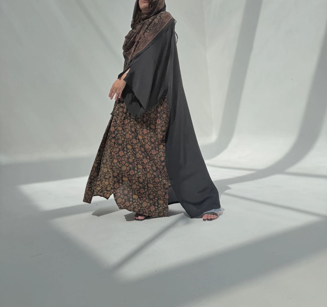 Crepe-Silk Abaya w Chiffon Tarha E13 - 10