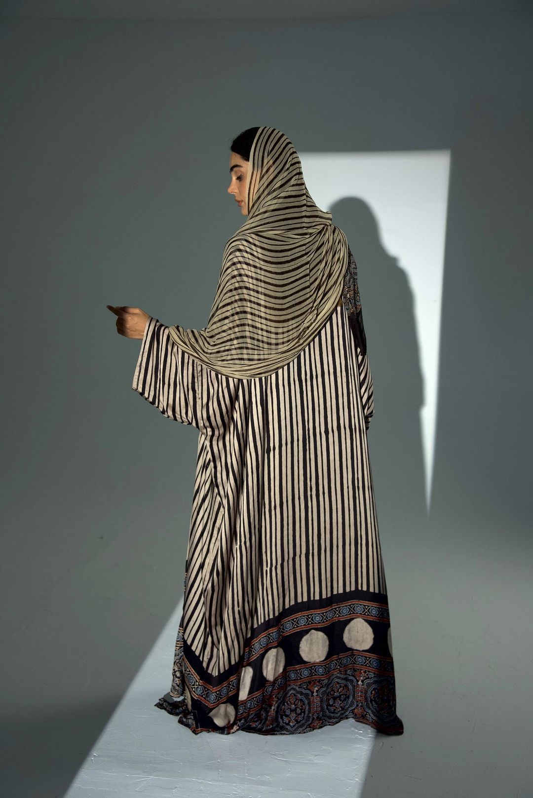 Bisht Pure Silk Handblock Abaya w Chiffon Shela A25 - 3