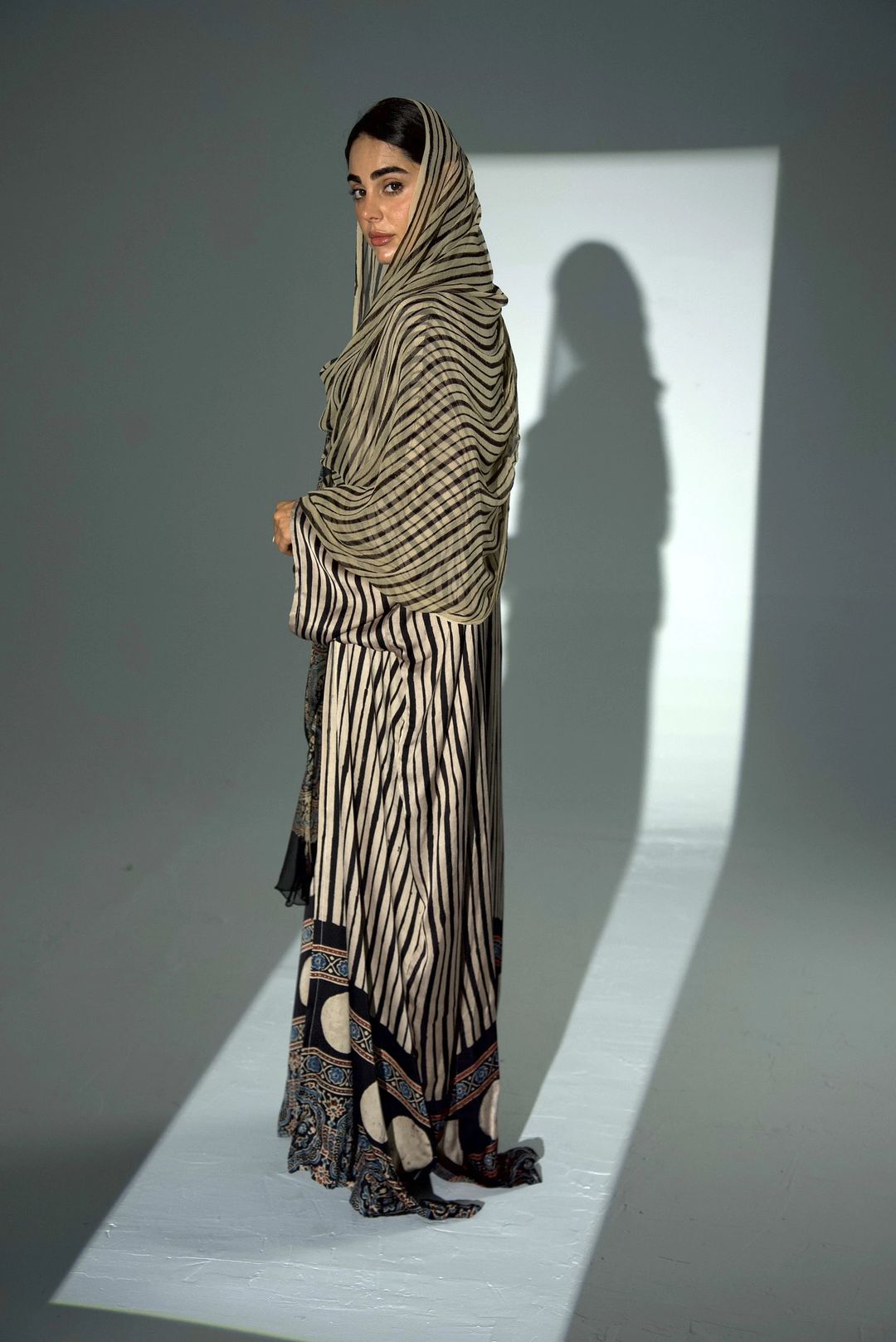 Bisht Pure Silk Handblock Abaya w Chiffon Shela A25 - 4