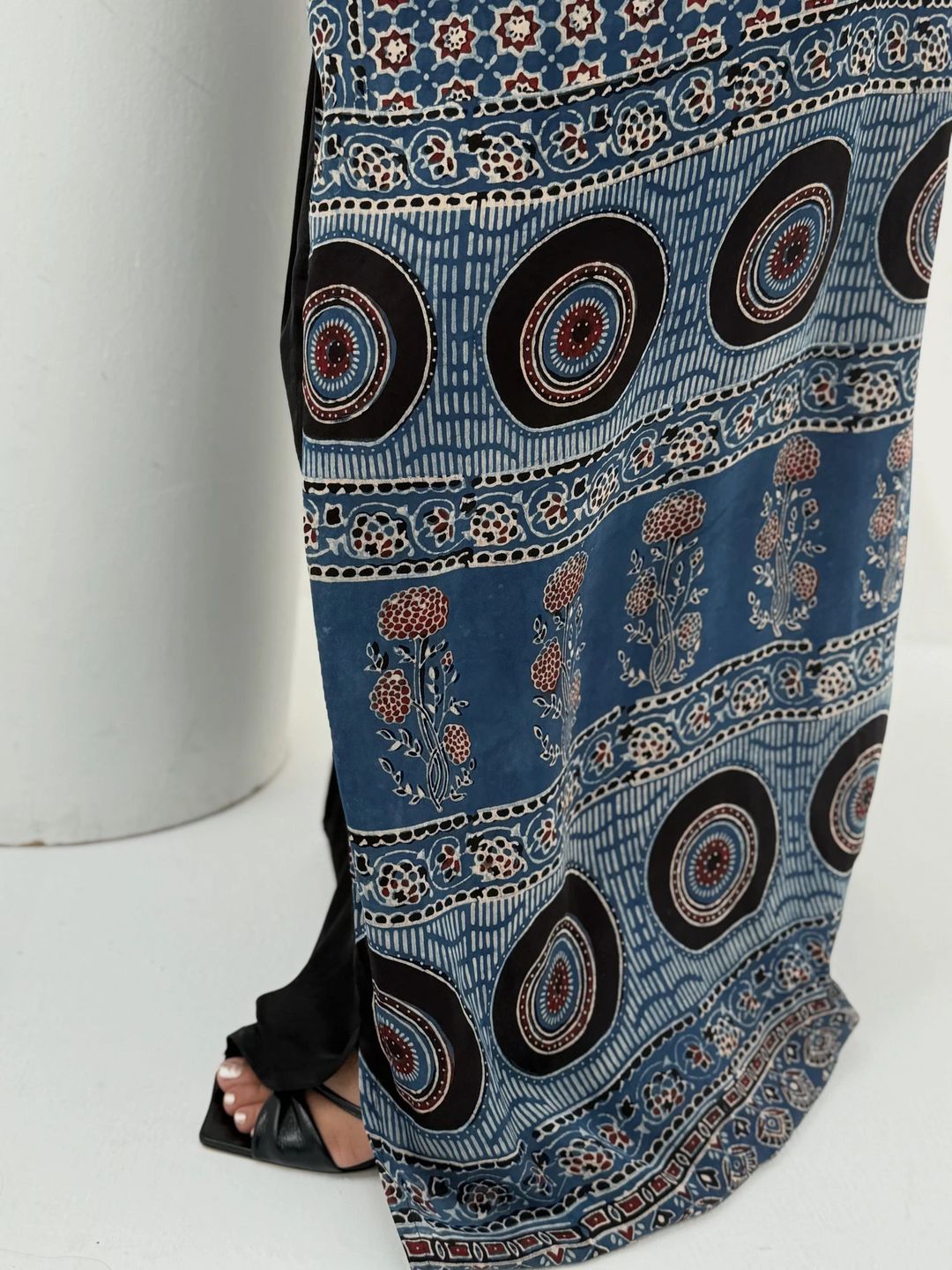 Bisht Pure Silk Handblock Abaya A17 - 5