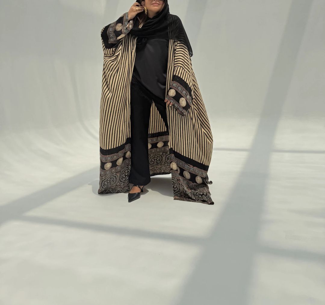 Bisht Pure Silk Handblock Abaya M4 - 9