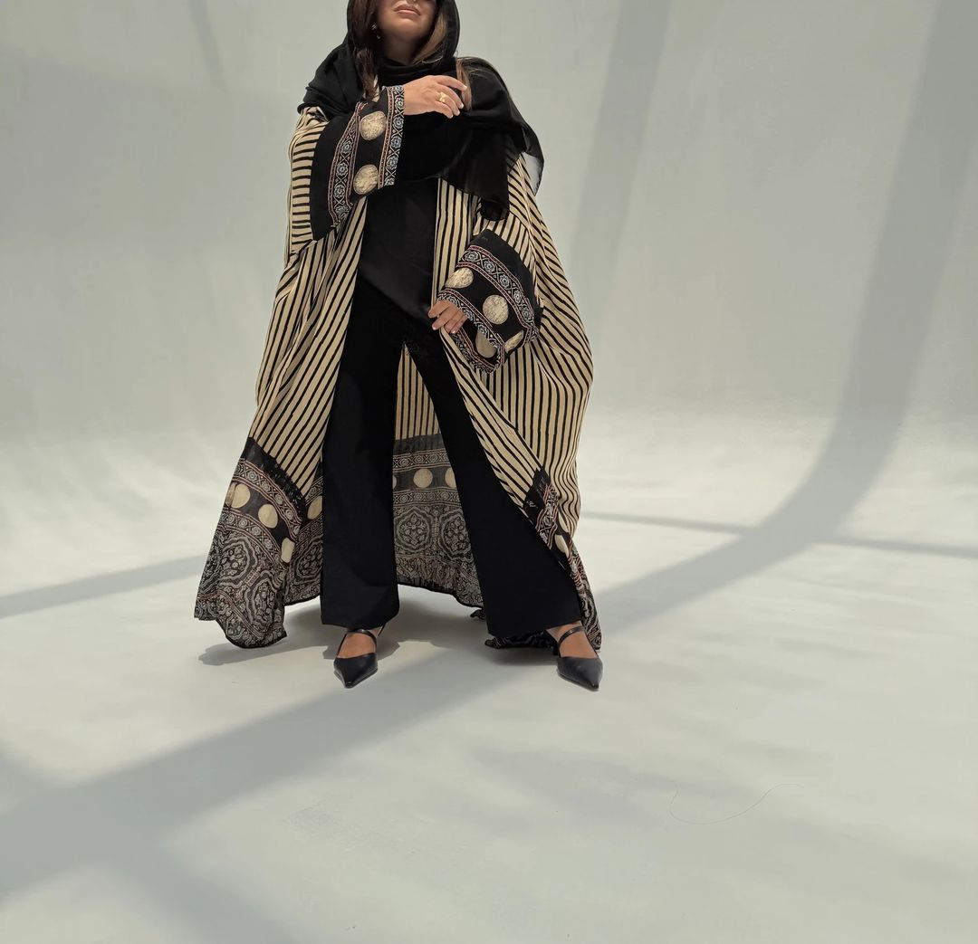 Bisht Pure Silk Handblock Abaya M4 - 11