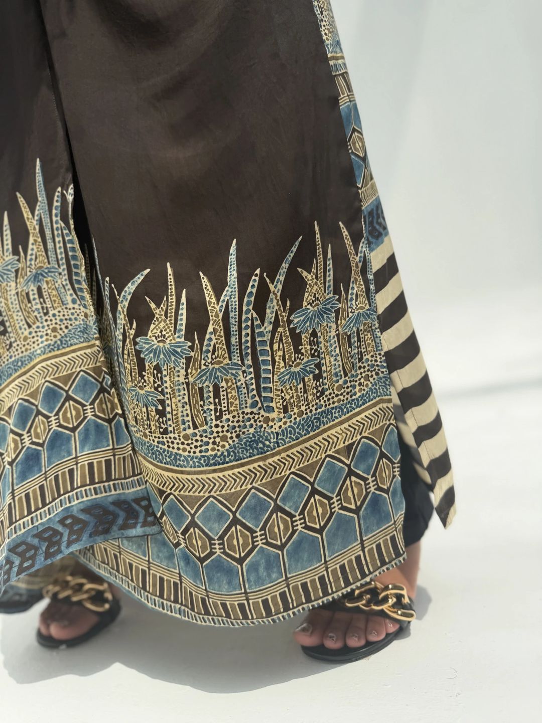 Bisht Pure Silk Handblock Abaya C5 - 4