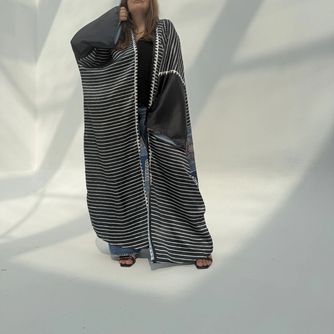 AS-IS Crepe Digital Print Bisht Abaya K4 - 8