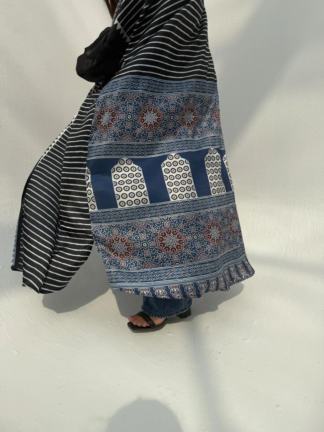 AS-IS Crepe Digital Print Bisht Abaya K4 - 9