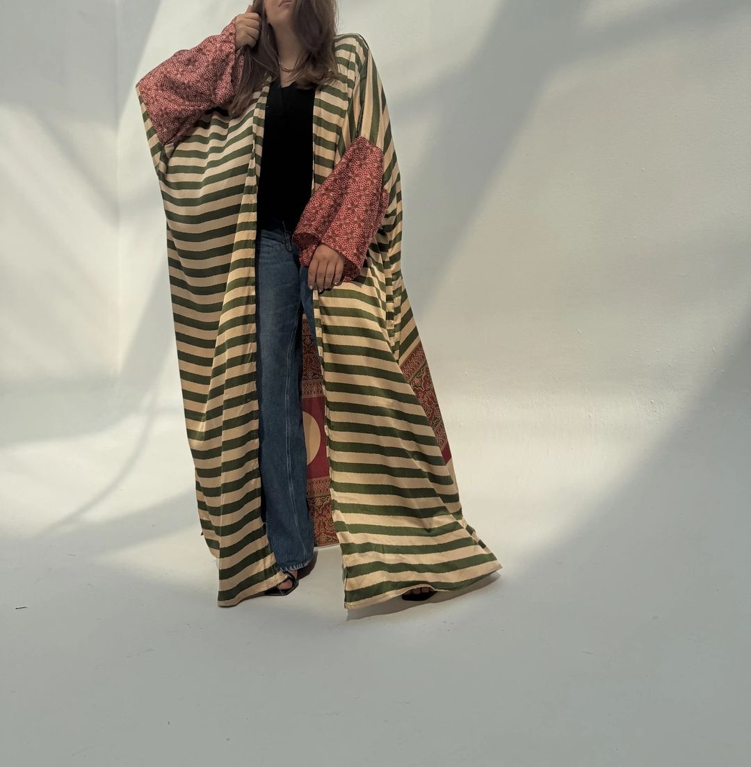 AS IS Light Crepe Digital Print Bisht Abaya C4 - 10