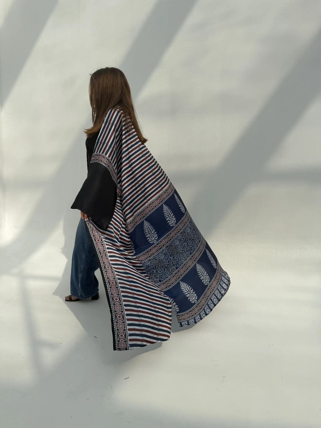 Crepe Digital Print Bisht Abaya K2 - 1