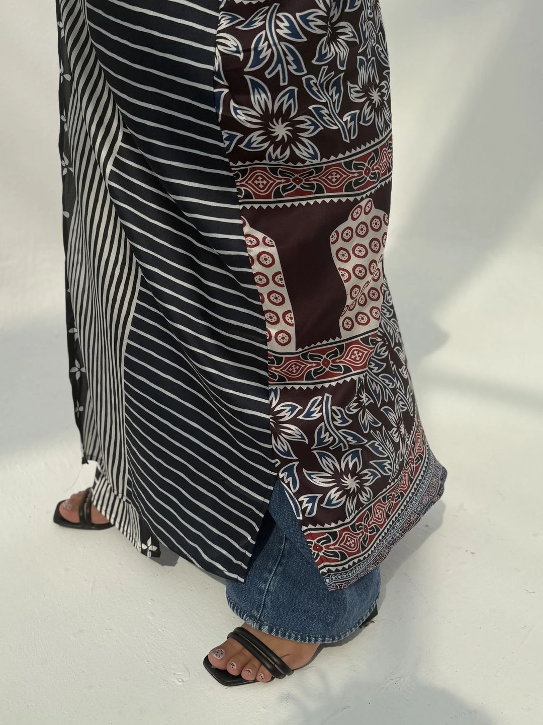 Crepe Digital Print Bisht Abaya K3 - 8