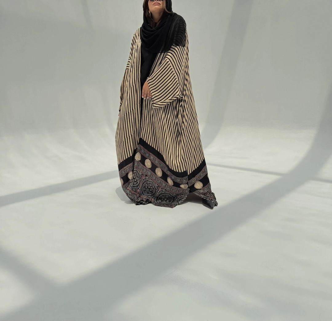Bisht Pure Silk Handblock Abaya M3 - 2